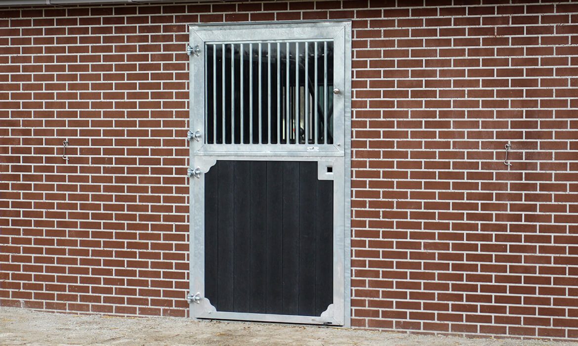 Stalltüren für vorgefertigte Mauerwerkswände