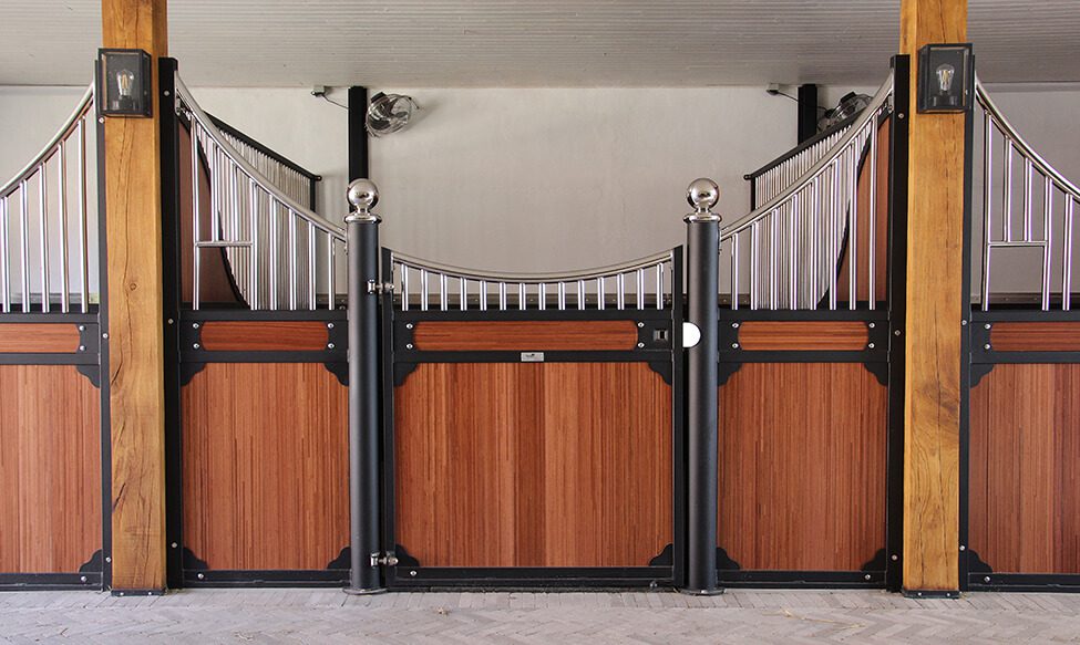 Referentie - Open stalwanden paardenbox